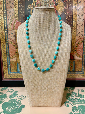 GREEN LOTUS CUT STRING NECKLACE