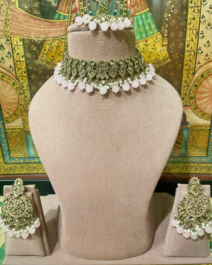 SOFT PINK GOLD TONED ETHNIC NECKLACE SET