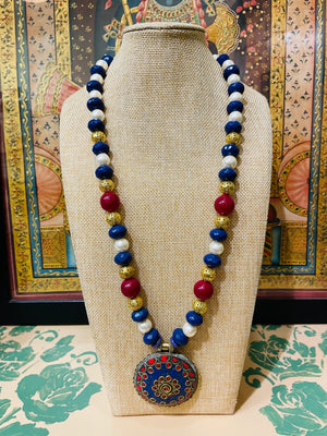 SEMI PRECIOUS STONES WITH TRIBAL PENDANT STRING