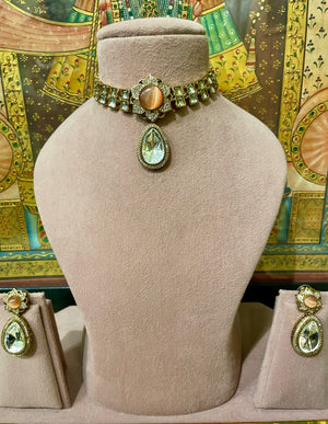 PEACH MONALISA STONE KUNDAN FLORAL LIGHT CHOKER SET