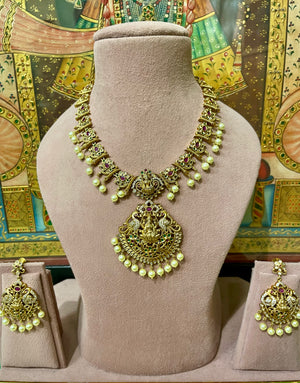 TRADITIONAL SOUTH INDIAN MA LAXMI TEMPLE NECKLACE SET