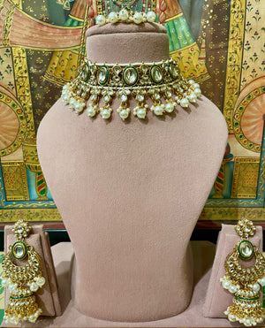 IVORY WHITE KUNDAN GOLD PLATED BRIDAL NECKLACE SET