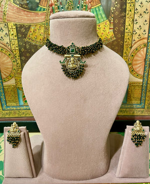 TRADITIONAL SOUTH INDIAN MA LAXMI PENDANT GREEN JADAU NECKLACE SET