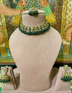 GREEN GOLD TONED LIGHT NECKLACE SET