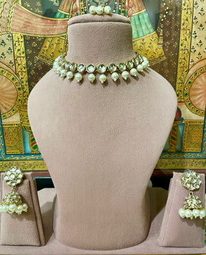 IVORY WHITE SLEEK GOLD PLATED KUNDAN ROUND DESIGN SET