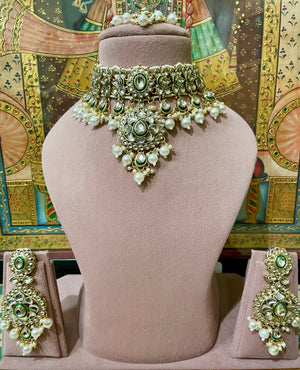 IVORY WHITE KUNDAN GOLD PLATED BRIDAL CHOKER SET