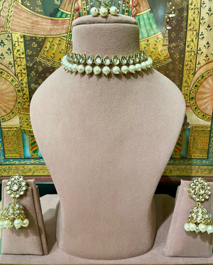 IVORY WHITE SLEEK GOLD PLATED KUNDAN LEAF DESIGN SET