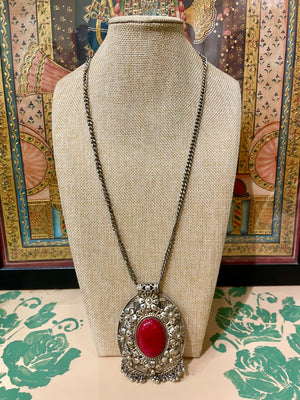 OXIDISED SILVER CORAL STONE PENDANT CHAIN NECKLACE