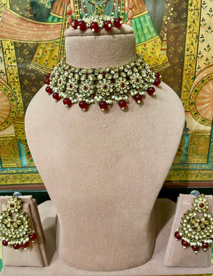 MAROON DESIGNER GOLD TONED PEARL FLORAL CHOKER NECKLACE SET