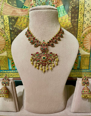 MIXED KEMP STONES DESIGNER SOUTH INDIAN NECKLACE SET