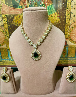 GREEN TYAANI KUNDAN MOISSANITE NECKLACE SET