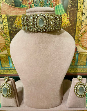 GREY KUNDAN POLKI MONALISA STONE CHOKER SET