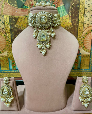 IVORY WHITE NIZAM KUNDAN ANTIQUE TONED CHOKER SET