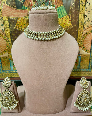 PEARL GOLD TONED ETHNIC NECKLACE SET