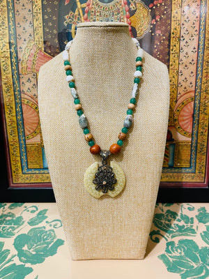 TRIBAL JADE STONE PENDANT NECKLACE