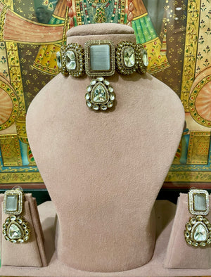 GREY NIZAM ANTIQUE KUNDAN MONALISA STONE CHOKER SET